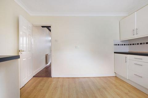 2 bedroom property to rent, Langdon Road, Rochester