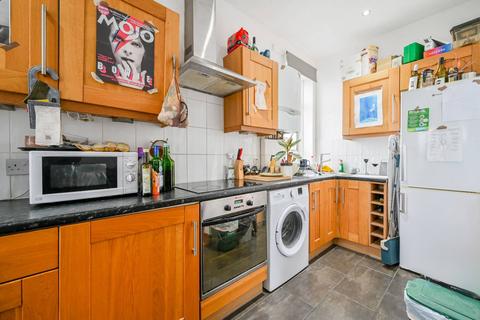 2 bedroom flat to rent, Wells House Road, Acton, London, NW10