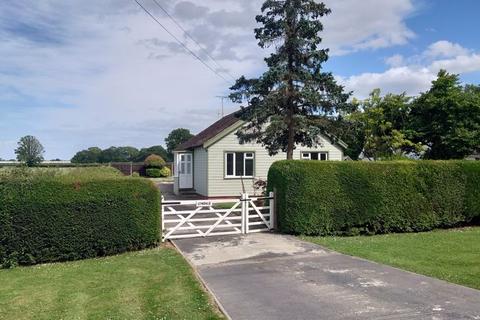 3 bedroom bungalow to rent, Tandridge Lane, Lingfield