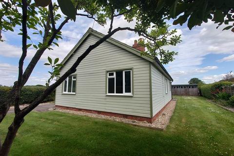 3 bedroom bungalow to rent, Tandridge Lane, Lingfield