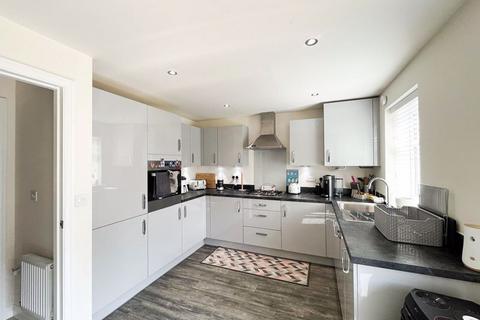 8 Hall Lane, Drakelow, Burton-on-trent, DE15 9PW