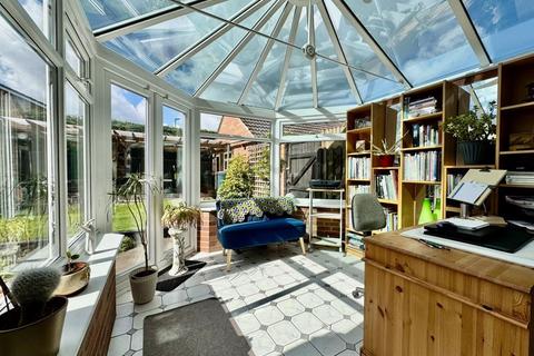 6 Vixen Close, Sutton Coldfield, B76 1JY