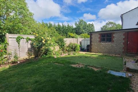 15 Henderson Walk, Steyning, BN44 3SG