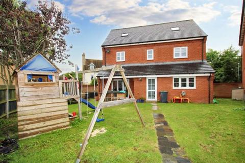 5 bedroom detached house for sale, Baynard Avenue, Flitch Green