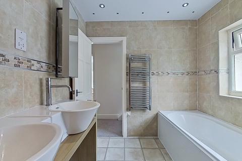 128 Rectory Road, Sutton Coldfield, B75 7RS