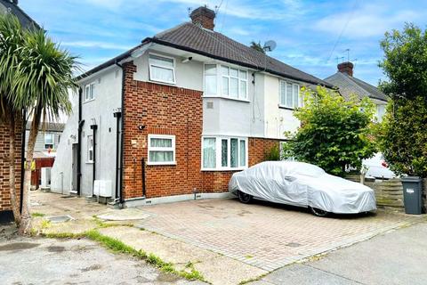 2 bedroom maisonette for sale, Elmcroft Close, Feltham