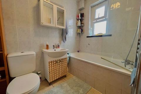 2 bedroom maisonette for sale, Elmcroft Close, Feltham