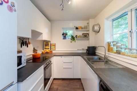 2 bedroom maisonette for sale, Limeway Terrace, Dorking