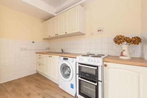 2 bedroom flat for sale, High Street, Uckfield