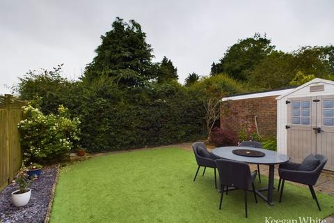 33 Fernside, Great Kingshill, High Wycombe, HP15 6HN