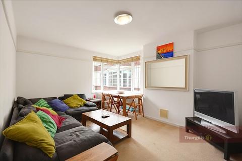 3 bedroom apartment to rent, Manor Vale, Brentford TW8