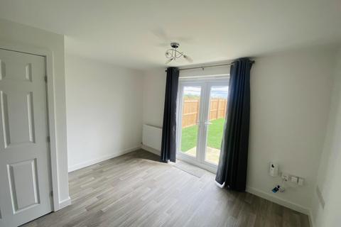 2 bedroom end of terrace house to rent, Austacre Way, Lincoln