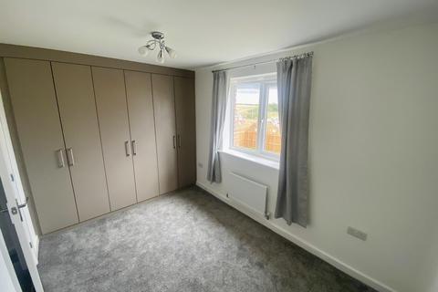 2 bedroom end of terrace house to rent, Austacre Way, Lincoln