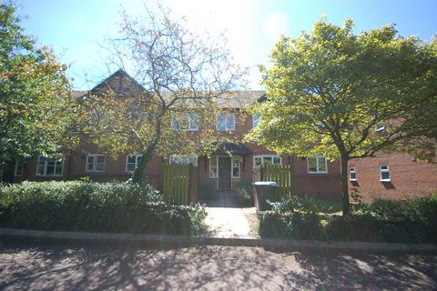 2 bedroom flat for sale, St. Peters Close, Rickmansworth WD3