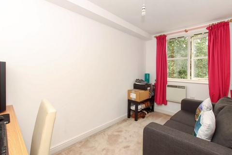 Flat 5, Barge House Evans Wharf, Hemel Hempstead, HP3 9WE