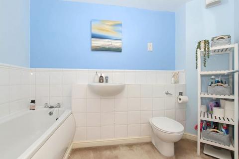 Flat 5, Barge House Evans Wharf, Hemel Hempstead, HP3 9WE