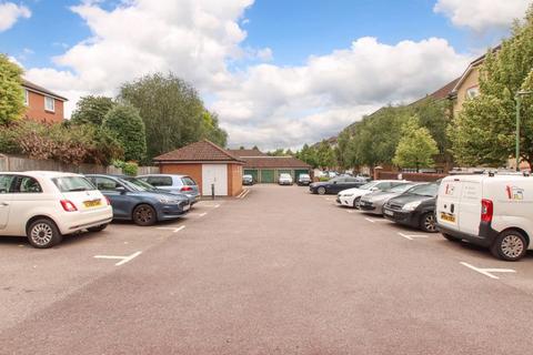 Flat 5, Barge House Evans Wharf, Hemel Hempstead, HP3 9WE