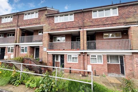 2 bedroom apartment for sale, Mill Street, Leek, ST13 8HA.