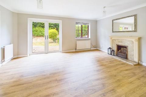 4 bedroom detached house for sale, Station Close, Town Row, Rotherfield