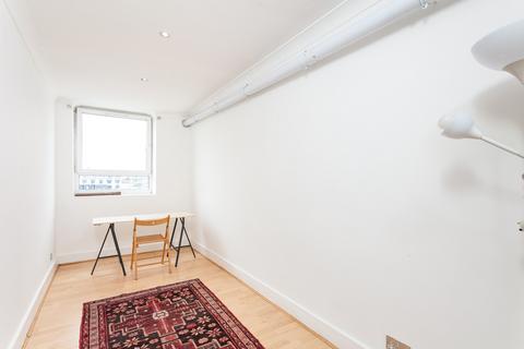 2 bedroom flat to rent, Hackney Road, Hackney, E8