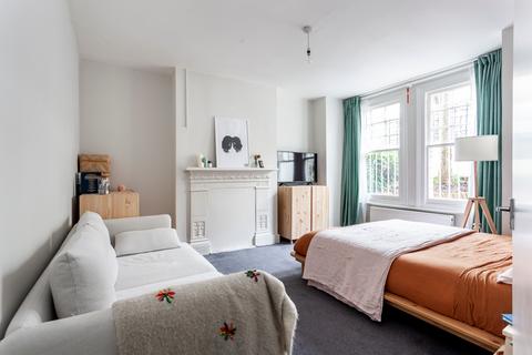 1 bedroom flat to rent, Turneville Road, W14