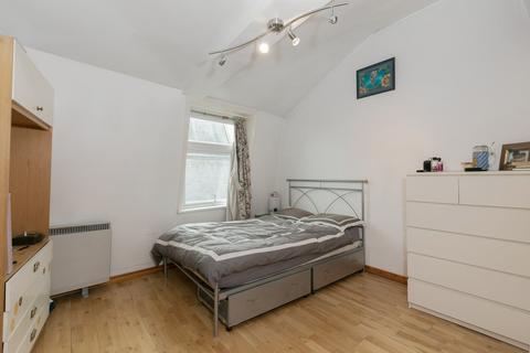 2 bedroom flat to rent, Clapham Common South Side