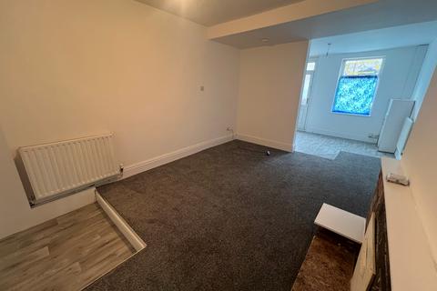 2 bedroom terraced house to rent, Dover Street, Grimsby