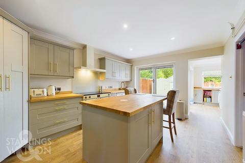 4 bedroom semi-detached house for sale, Howe Lane, Poringland, Norwich