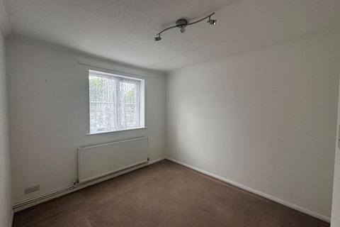 2 bedroom apartment to rent, Gomm Road, High Wycombe HP13