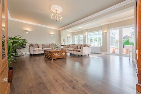 undefined, Purley CR8