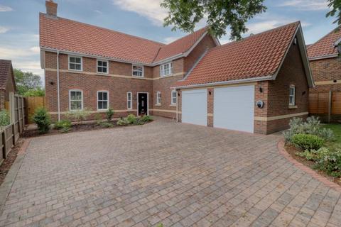 4 bedroom detached house for sale, High Street, Belton