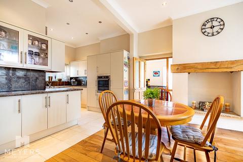 16 Iddesleigh Road, Bournemouth, BH3 7JR