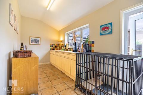 16 Iddesleigh Road, Bournemouth, BH3 7JR