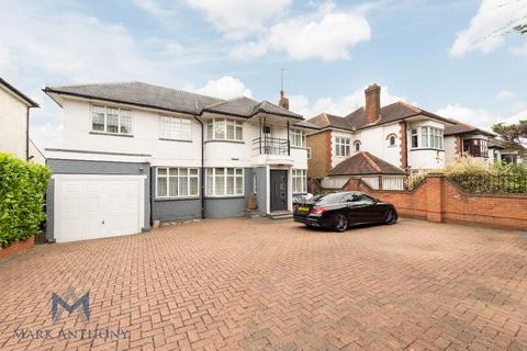 5 bedroom detached house for sale, Chase Road, London, N14