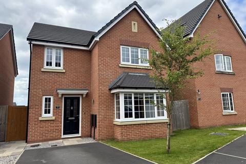 4 bedroom detached house to rent, Broadleaf Crescent, Wigan WN6