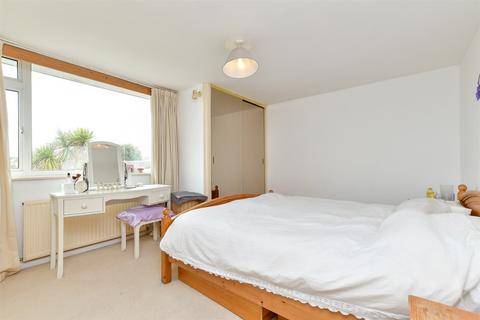 11 Colindale Road, Ferring, Worthing, BN12 5JF