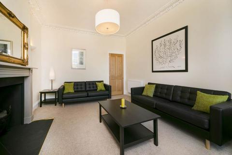 2 bedroom flat to rent, Drummond Street, New Town, Edinburgh