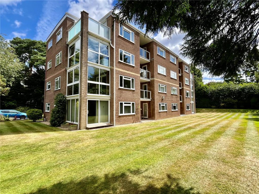 Burton Road, Poole, BH13 3 bed apartment for sale £525,000