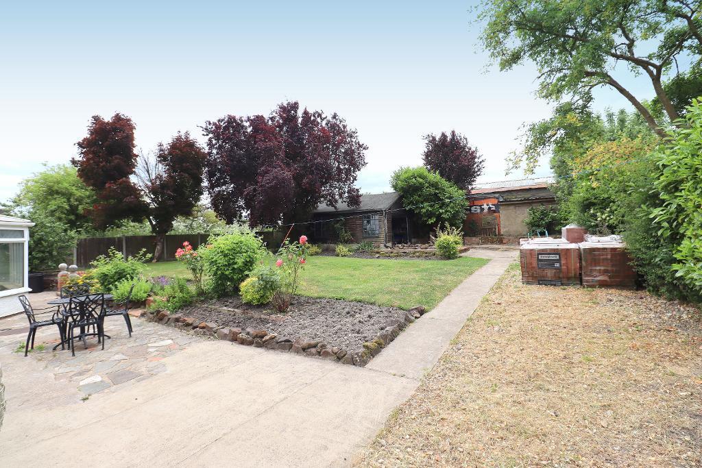 The Rye, Eaton Bray, Bedfordshire... 5 bed detached house for sale £
