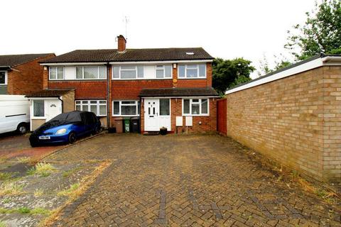 4 bedroom semi-detached house for sale, Holgate Drive, L&D Boarders, Luton, LU4 0XD