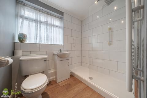 2 Barlows Road, Tadley, RG26 3NA