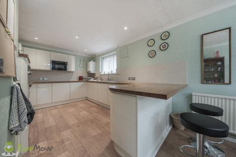 2 Barlows Road, Tadley, RG26 3NA