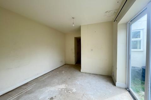 1 Hastings Road, Southend-on-sea, SS1 2DR