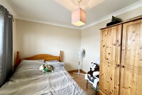 7 Ballifield Avenue, Sheffield, S13 9HN