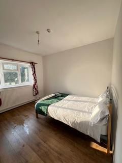 8 bedroom end of terrace house to rent, Pell Street, Reading, RG1