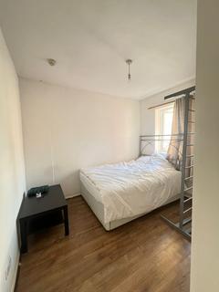 8 bedroom end of terrace house to rent, Pell Street, Reading, RG1