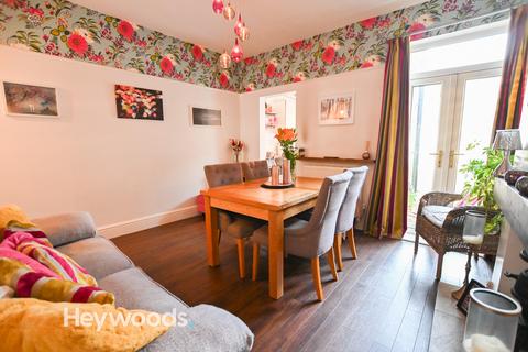 60 Ashfields New Road, Newcastle, ST5 2DJ