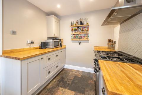 2 Stanley Crescent, Gravesend, DA12 5SY