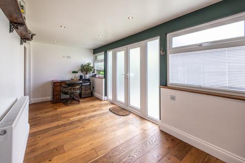 2 Stanley Crescent, Gravesend, DA12 5SY