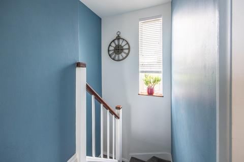2 Stanley Crescent, Gravesend, DA12 5SY